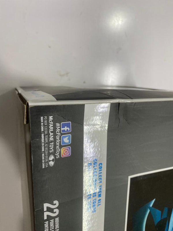 Damaged Window(7/10) DC Multiverse Of Batman Year Two (Gold Label) Action Figure